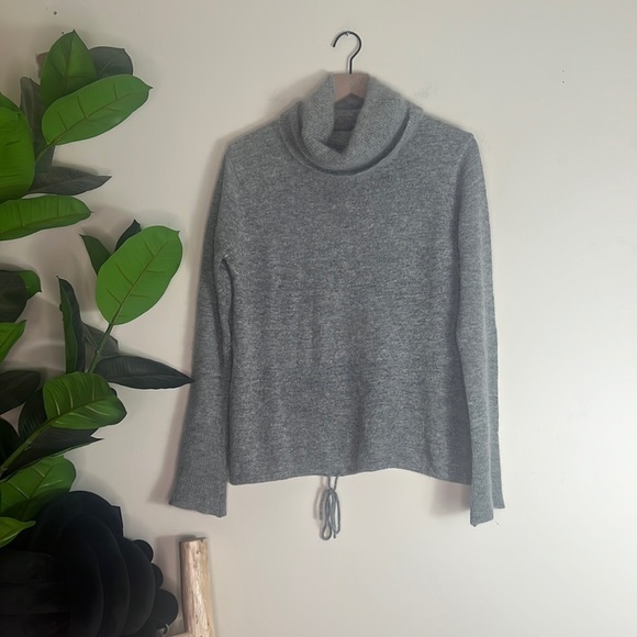 Free People Women’s Wool Blend Angora Turtleneck Sweater‎ Size large - Picture 1 of 6